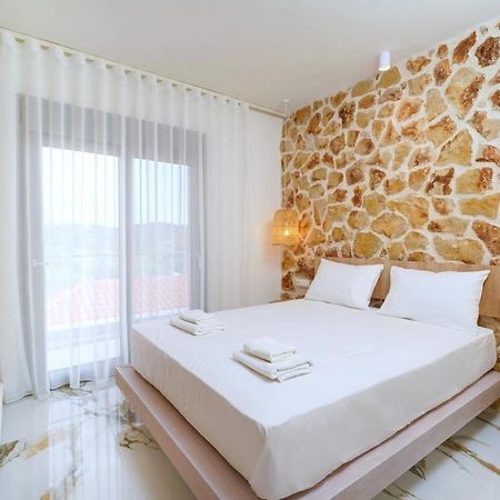 Athina Palace Luxurious Appartments Potos Ngoại thất bức ảnh