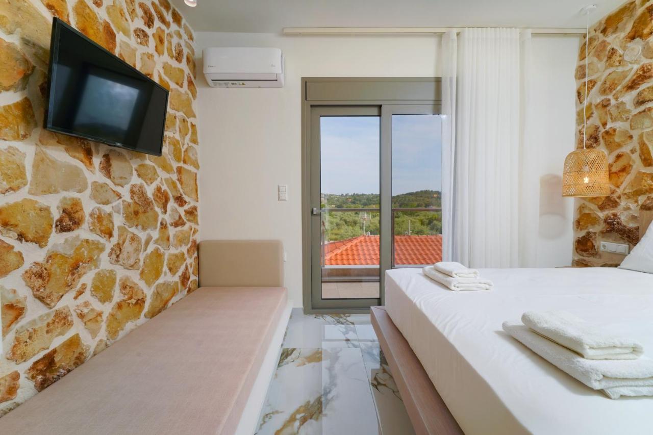 Athina Palace Luxurious Appartments Potos Ngoại thất bức ảnh