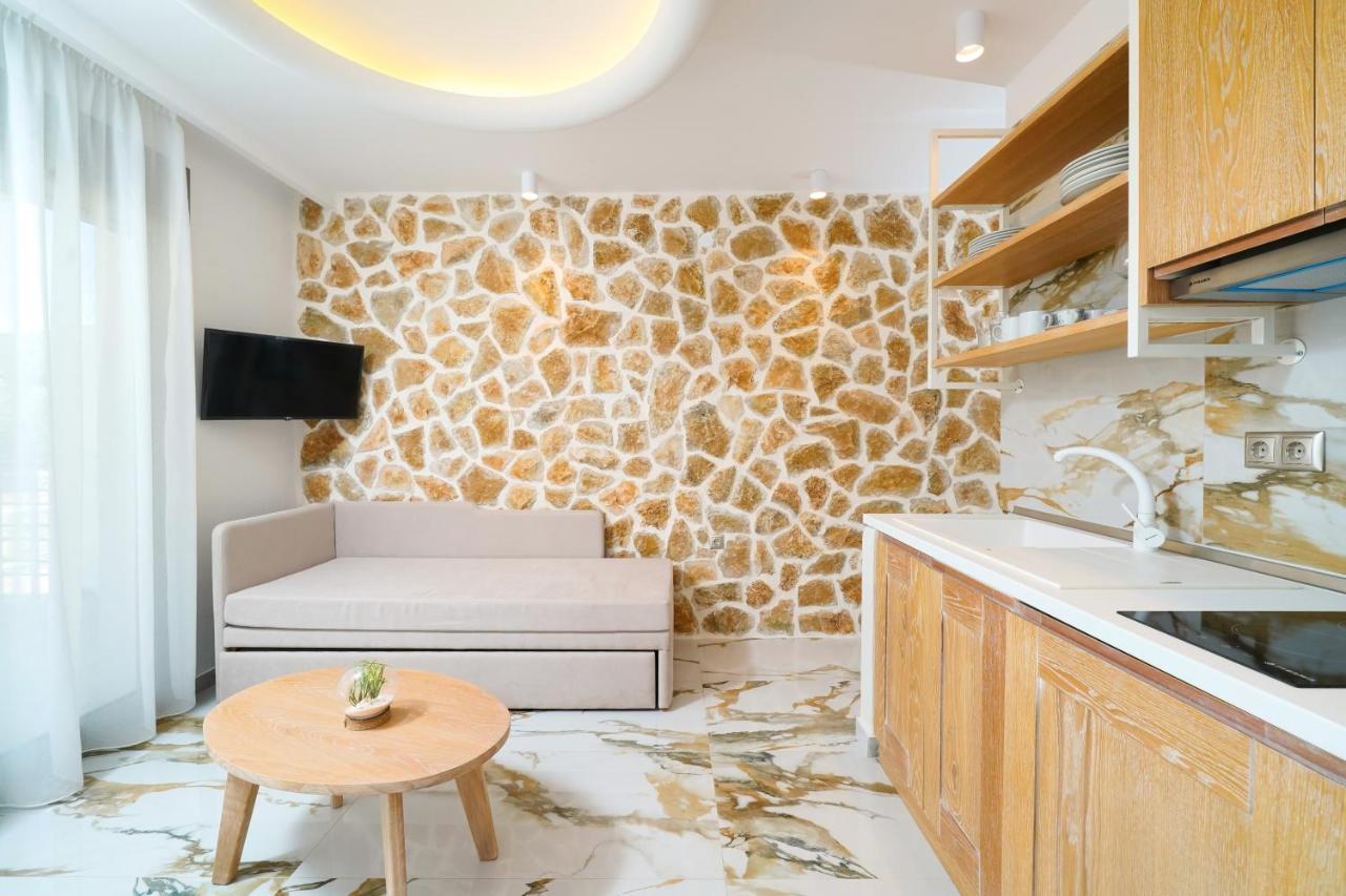 Athina Palace Luxurious Appartments Potos Ngoại thất bức ảnh