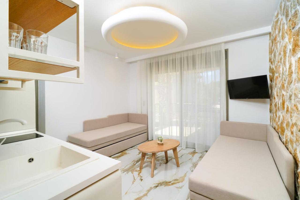 Athina Palace Luxurious Appartments Potos Ngoại thất bức ảnh