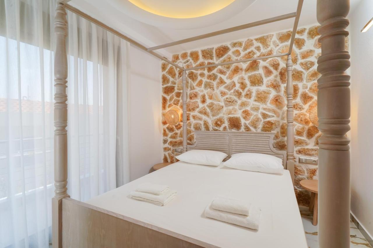 Athina Palace Luxurious Appartments Potos Ngoại thất bức ảnh